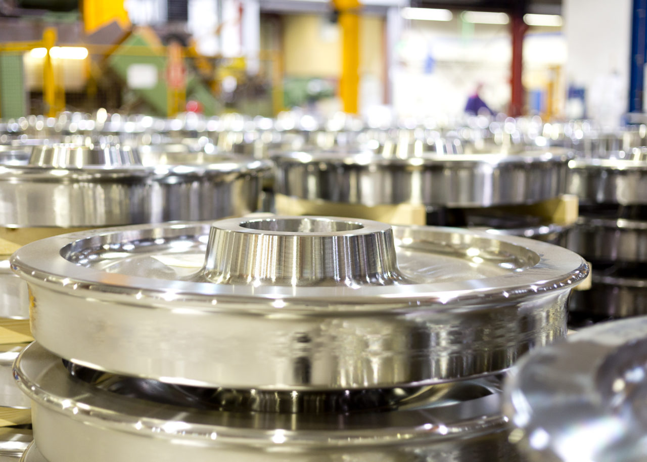 Automation CNC maskiner, utfört för kund Lucchini